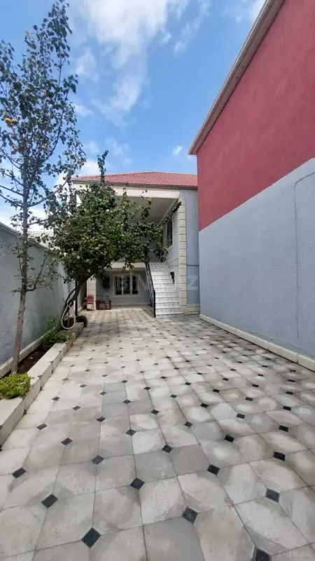 Satılır 6 otaqlı həyət evi 200 m²