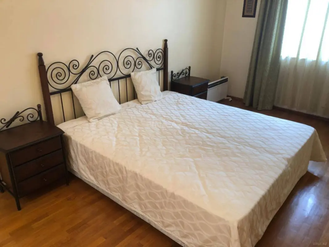 Satılır 4 otaqlı mənzil 114 m²