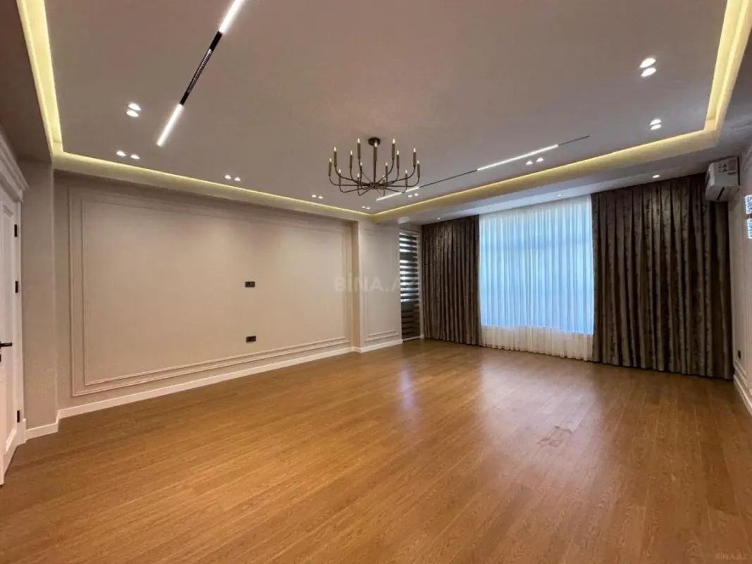 Satılır 4 otaqlı mənzil 175 m²