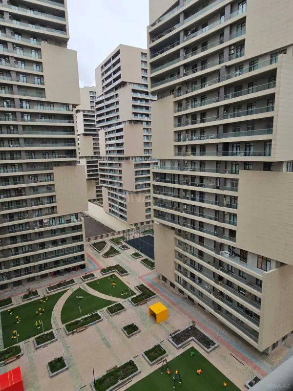Kirayə verilir 3 otaqlı mənzil 148 m²