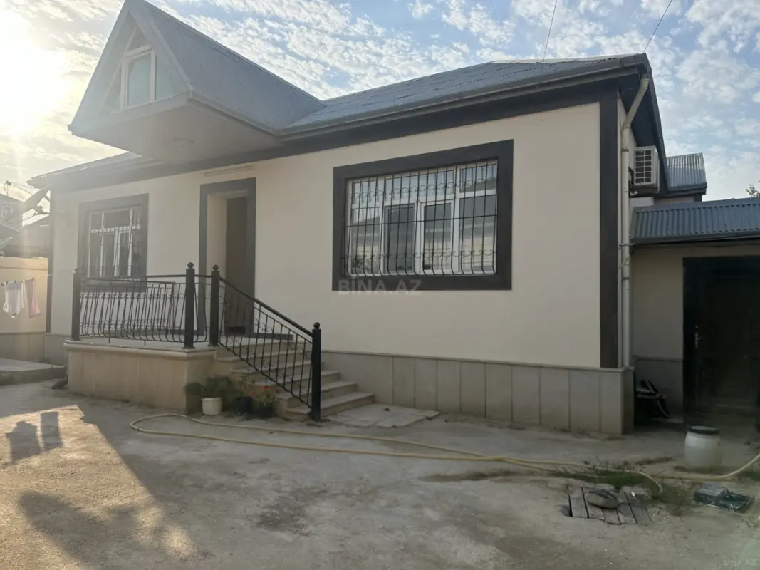 Satılır 4 otaqlı həyət evi 145 m²