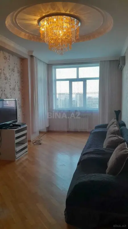 Satılır 3 otaqlı mənzil 107 m²