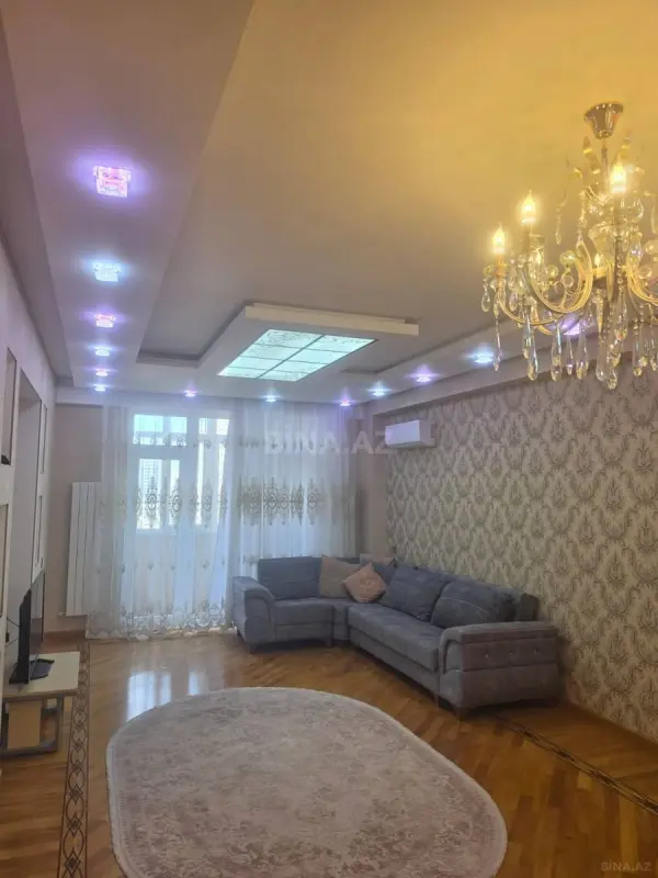 Kirayə verilir 3 otaqlı mənzil 135 m²