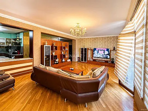 Satılır 3 otaqlı mənzil 130 m² — Bakı 3 otaq 130.00 m²