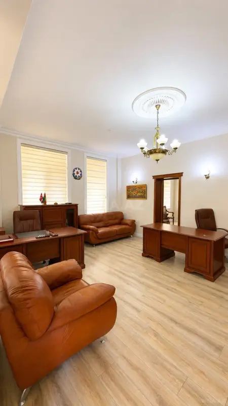 Kirayə verilir 3 otaqlı ofis 90 m²