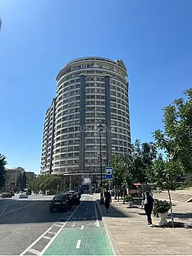 Kirayə verilir 3 otaqlı mənzil 150 m² — Bakı, Nizami 3 otaq 150.00 m²