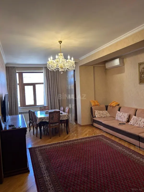 Satılır 4 otaqlı mənzil 137 m²