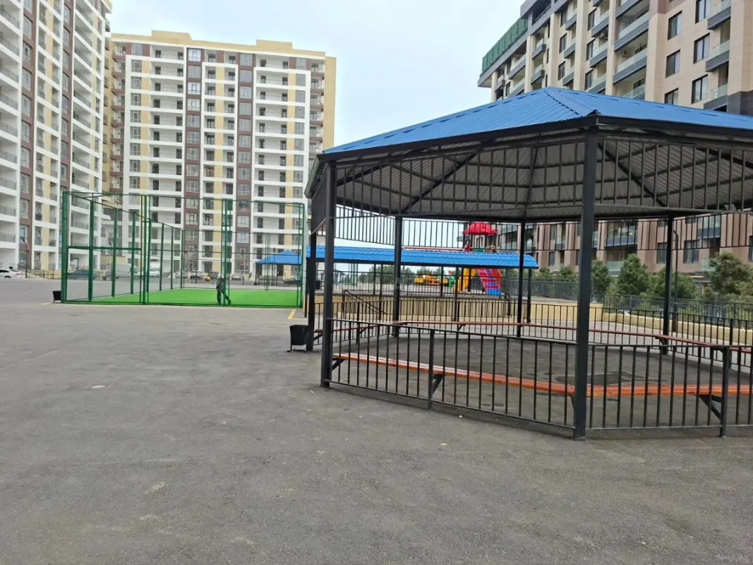 Kirayə verilir 2 otaqlı mənzil 95 m²
