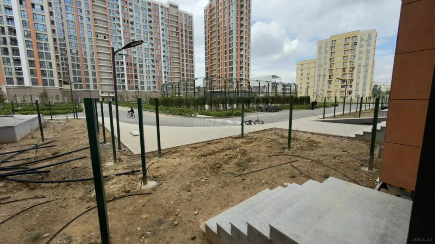 Satılır 2 otaqlı mənzil 118 m²