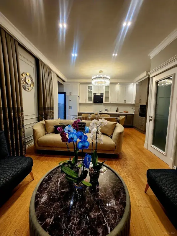 Satılır 3 otaqlı mənzil 120 m²