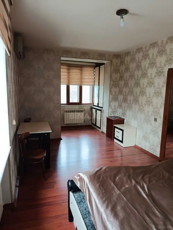 Satılır 1 otaqlı mənzil 40 m²