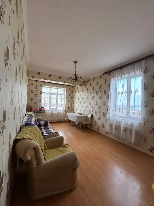 Satılır 2 otaqlı mənzil 75 m²