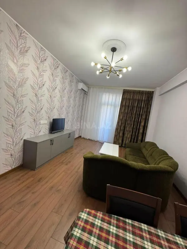 Kirayə verilir 2 otaqlı mənzil 68 m²