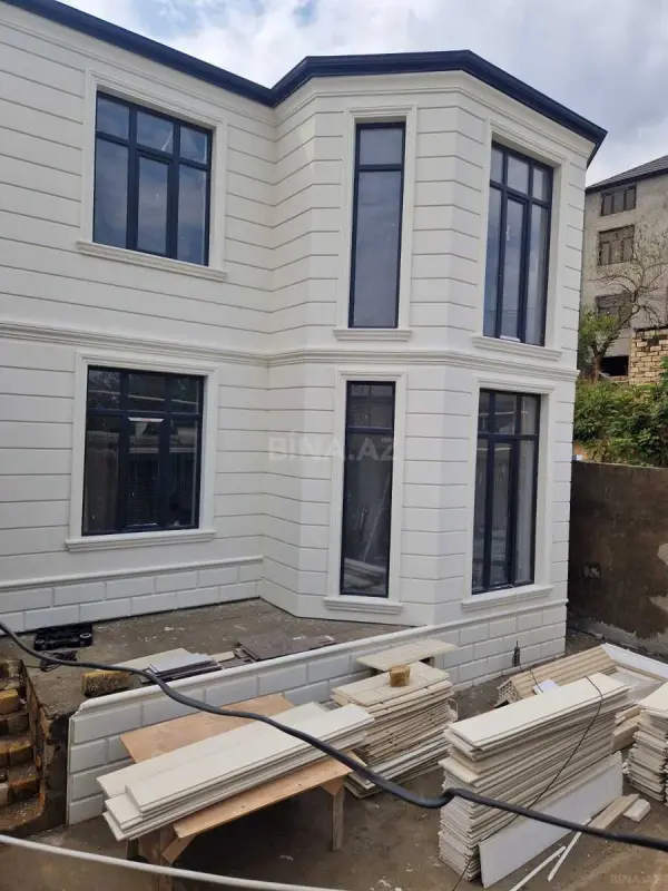 Satılır 6 otaqlı həyət evi 430 m²