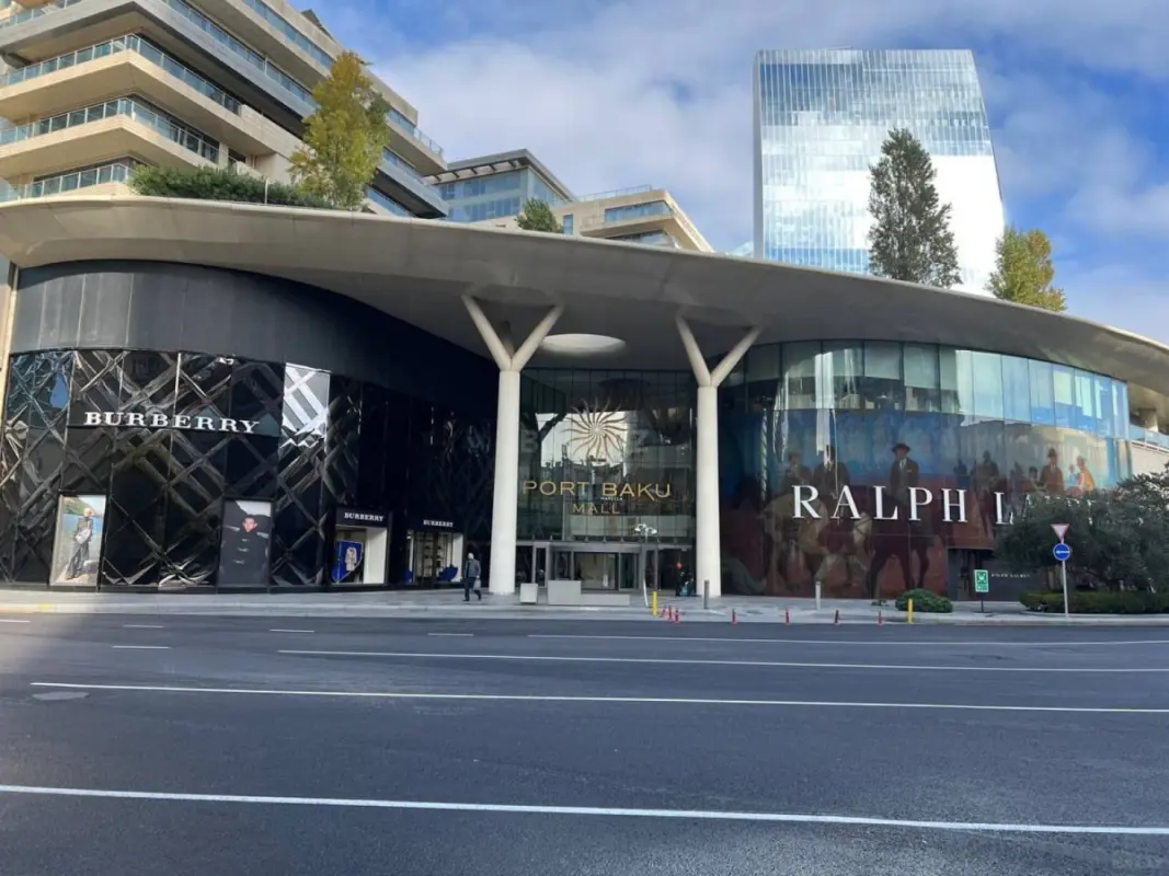 Kirayə verilir 4 otaqlı mənzil 180 m²