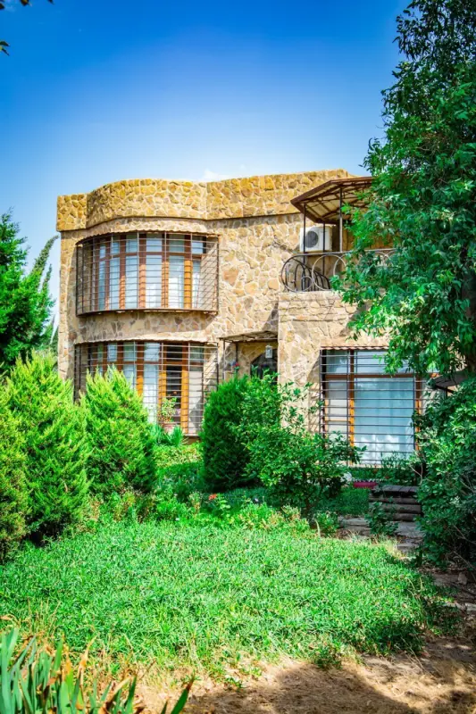 Satılır 7 otaqlı həyət evi 350 m²