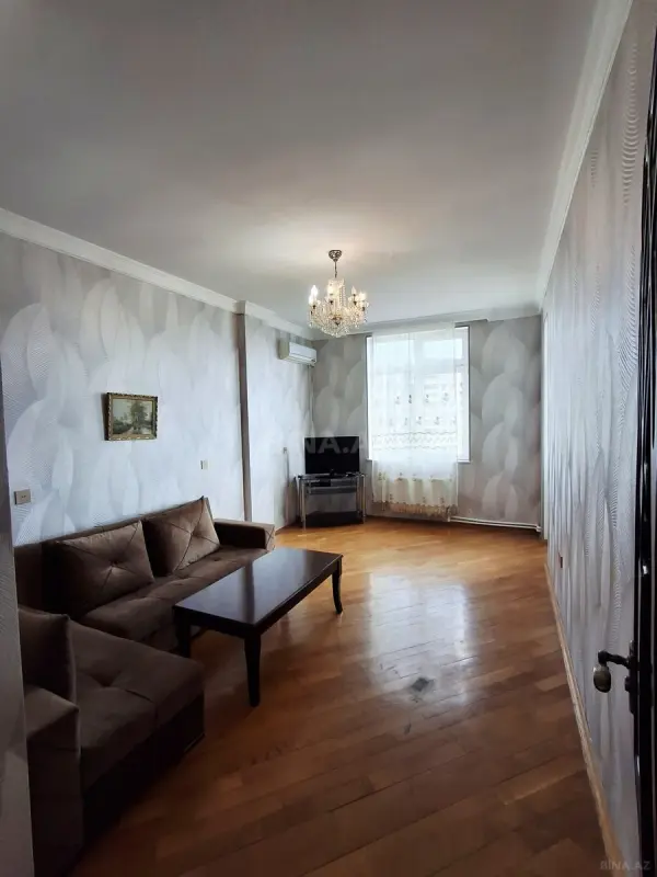 Kirayə verilir 2 otaqlı mənzil 90 m²
