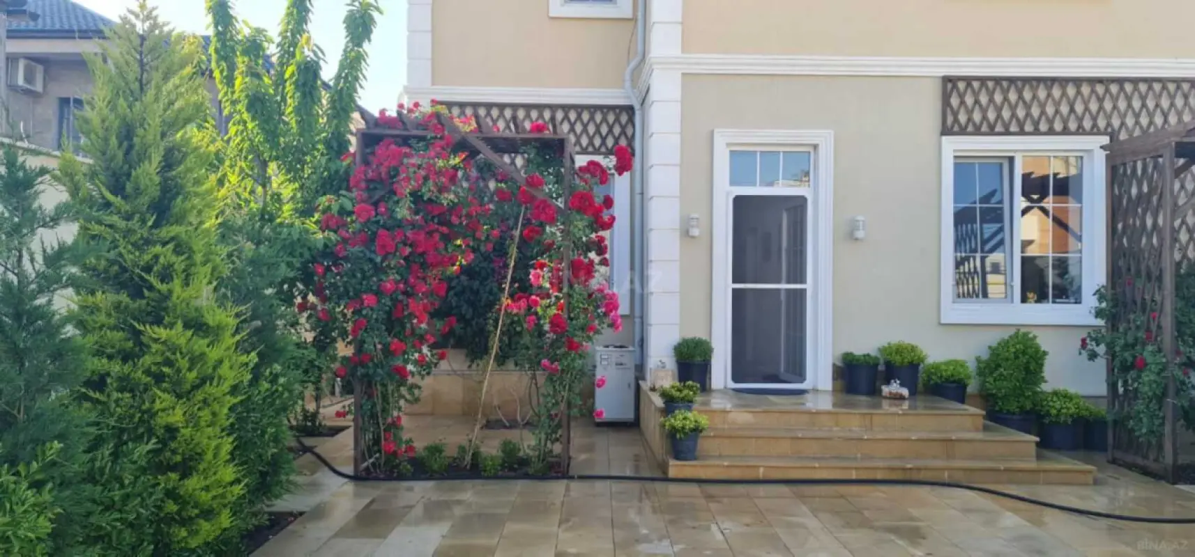 Satılır 4 otaqlı həyət evi 200 m²