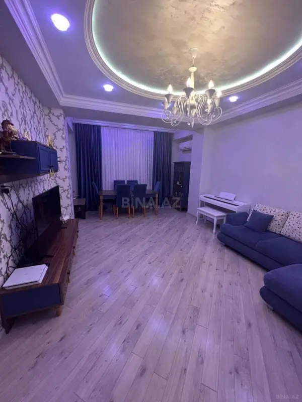 Satılır 4 otaqlı mənzil 140 m²