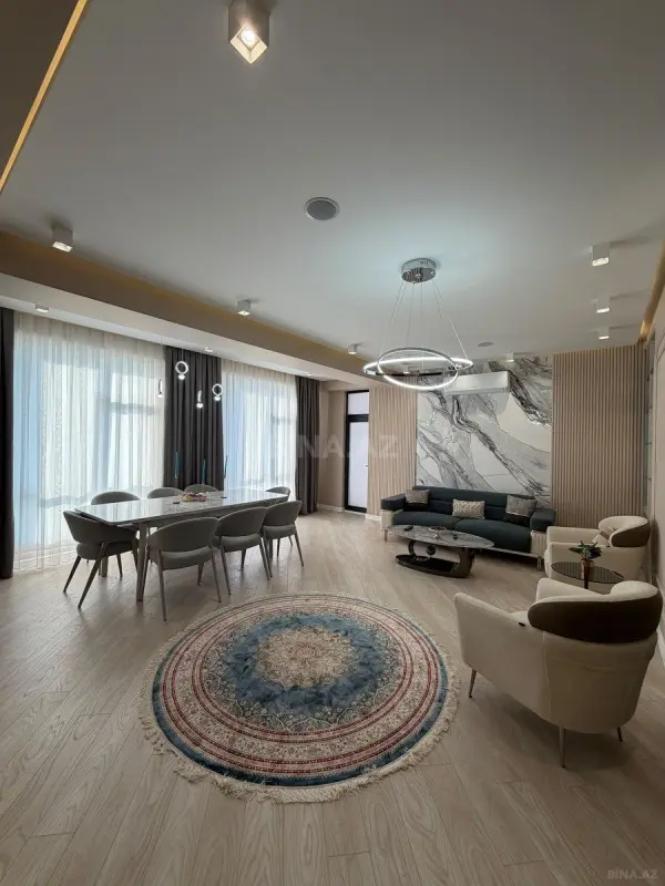 Kirayə verilir 4 otaqlı mənzil 155 m²