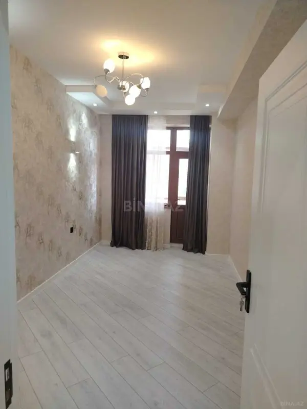 Satılır 4 otaqlı mənzil 102 m²
