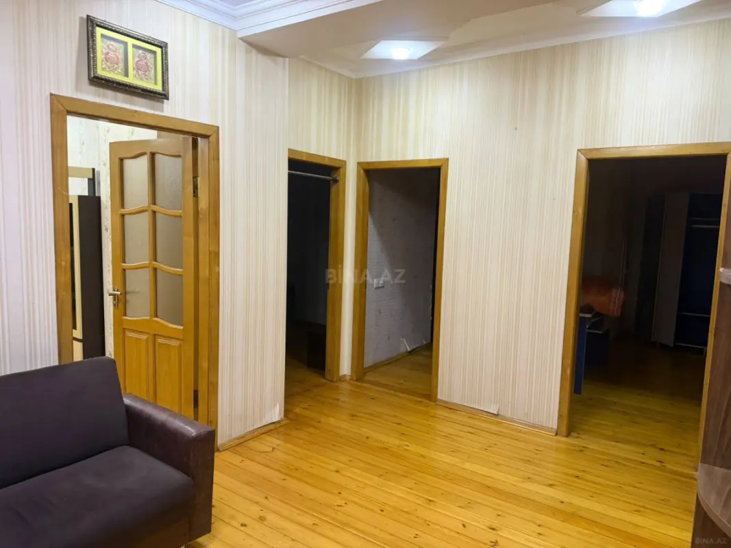 Kirayə verilir 4 otaqlı mənzil 115 m²