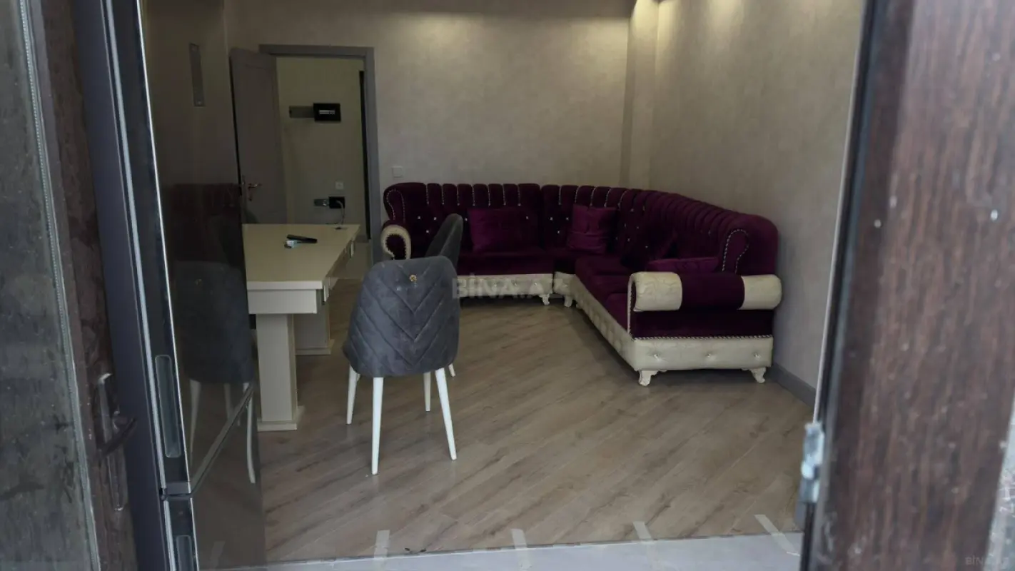 Kirayə verilir 2 otaqlı mənzil 68 m²