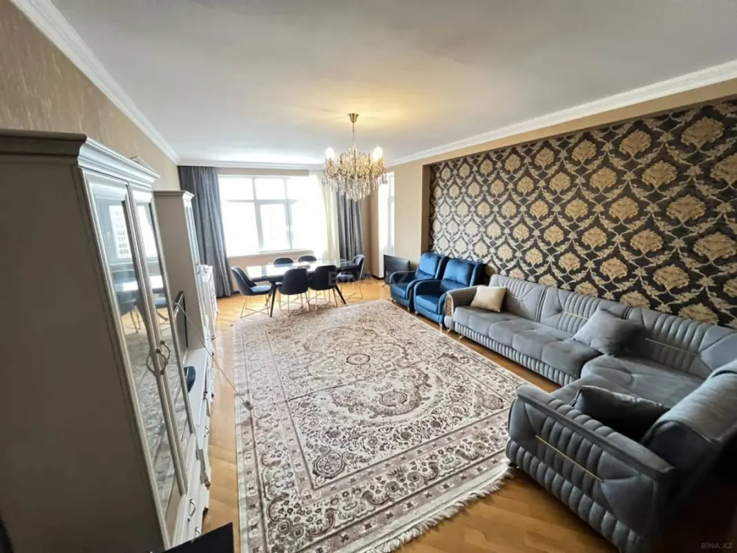 Satılır 3 otaqlı mənzil 147 m²