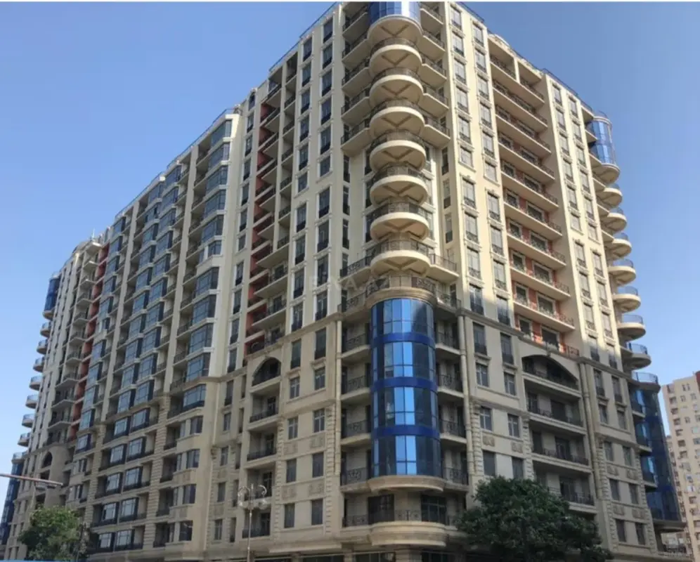 Satılır 3 otaqlı mənzil 163.3 m²