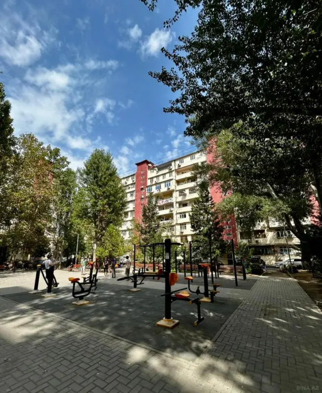 Satılır 4 otaqlı mənzil 110 m²