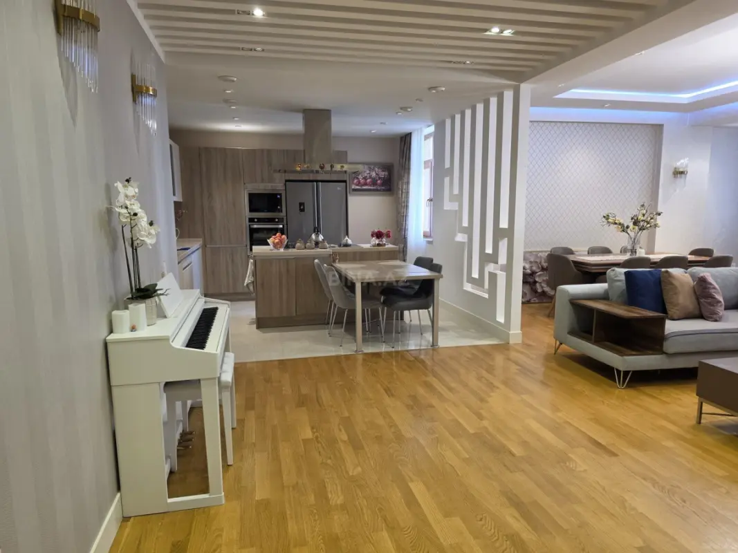 Kirayə verilir 2 otaqlı mənzil 290 m²