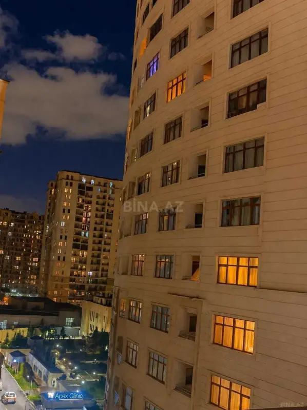 Satılır 3 otaqlı mənzil 150 m²