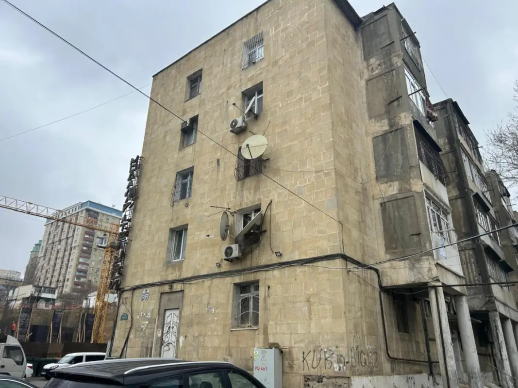 Satılır 2 otaqlı mənzil 49 m²