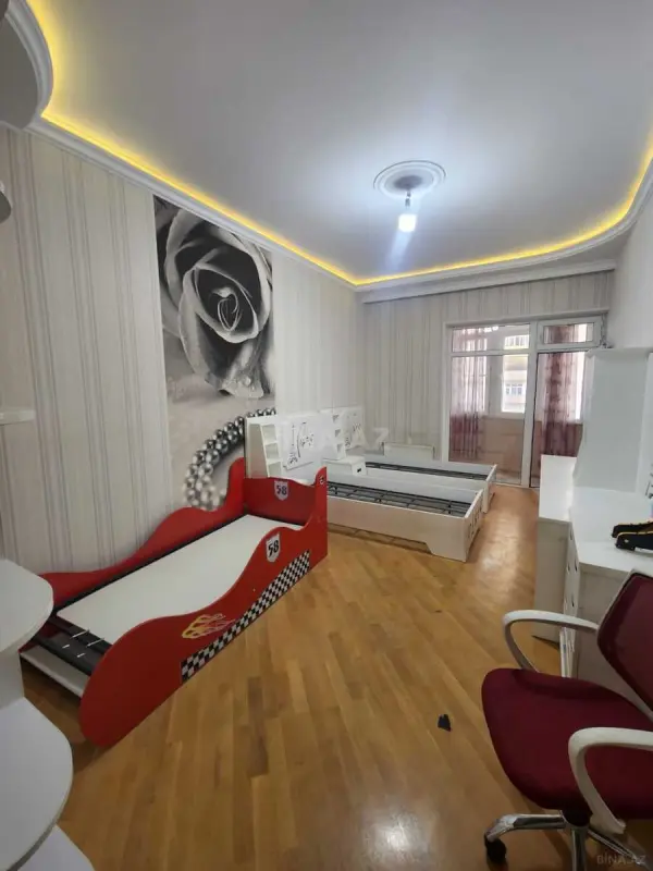 Kirayə verilir 3 otaqlı mənzil 160 m²