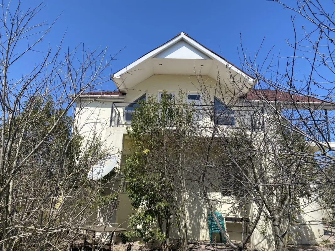Satılır 6 otaqlı həyət evi 100 m²