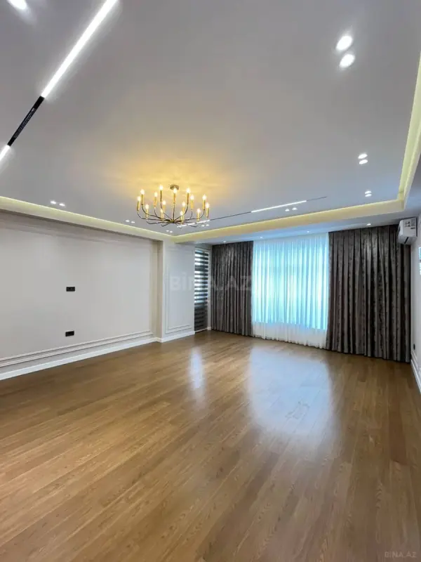 Satılır 4 otaqlı mənzil 175 m²