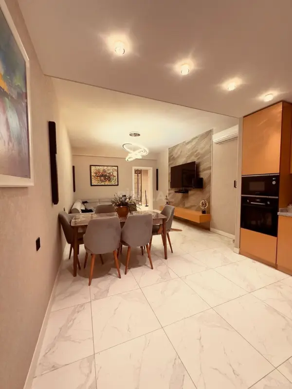 Satılır 3 otaqlı mənzil 103 m²