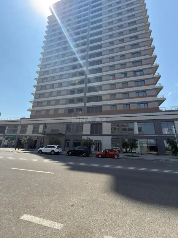 Satılır 4 otaqlı mənzil 194 m²