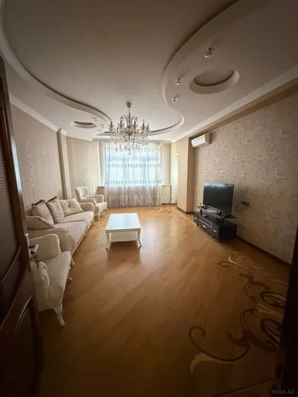 Kirayə verilir 3 otaqlı mənzil 130 m²