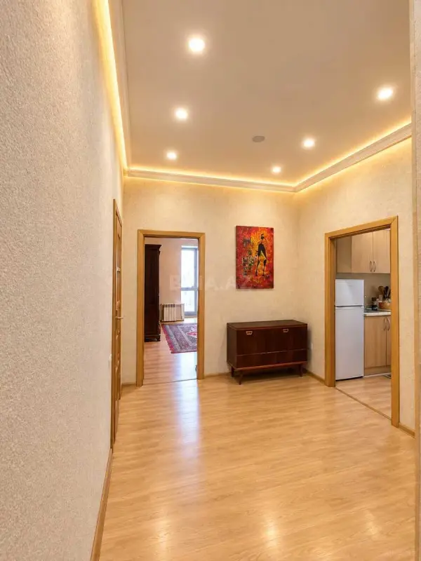 Kirayə verilir 2 otaqlı mənzil 75 m²
