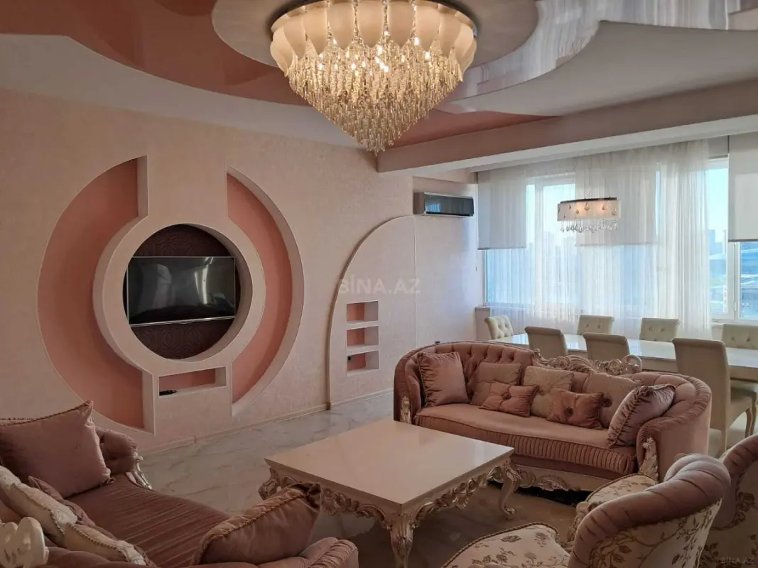 Satılır 3 otaqlı mənzil 180 m²