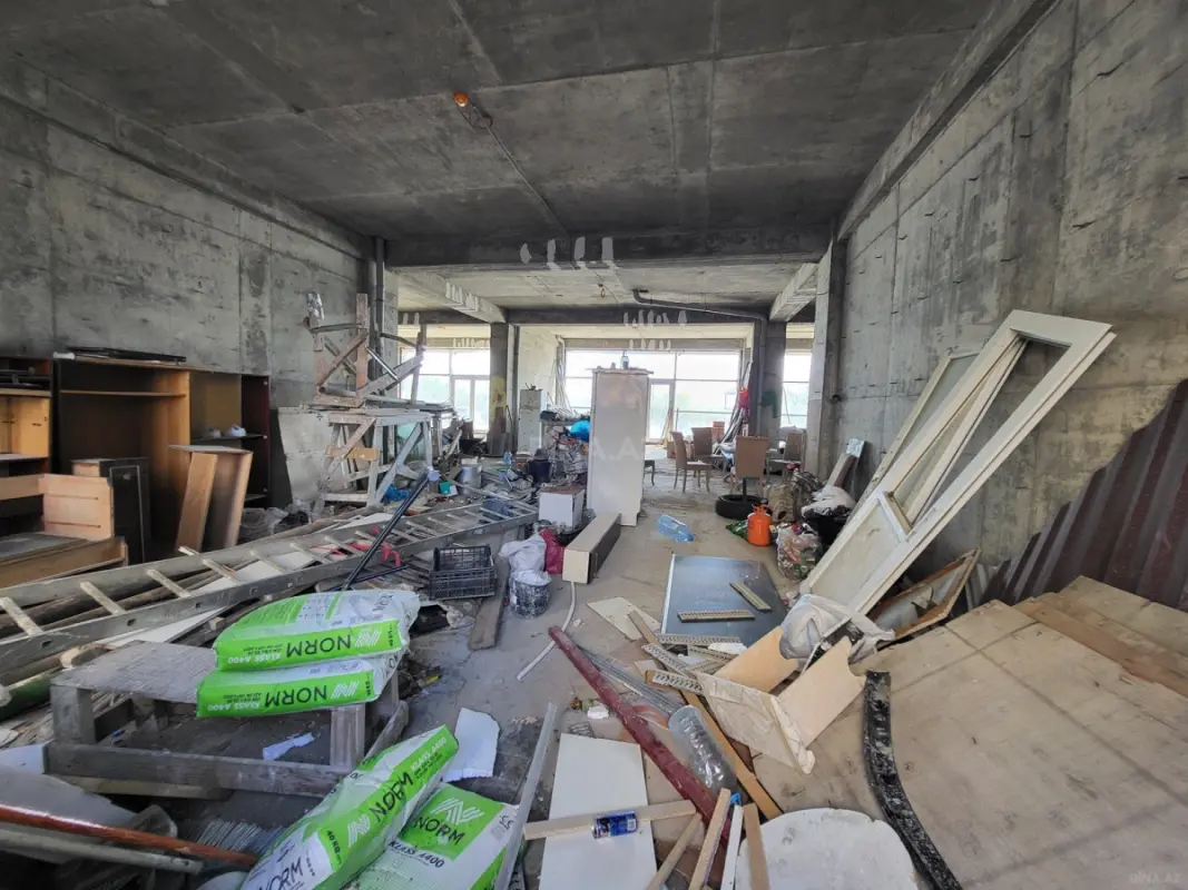 Satılır obyekt 200 m²