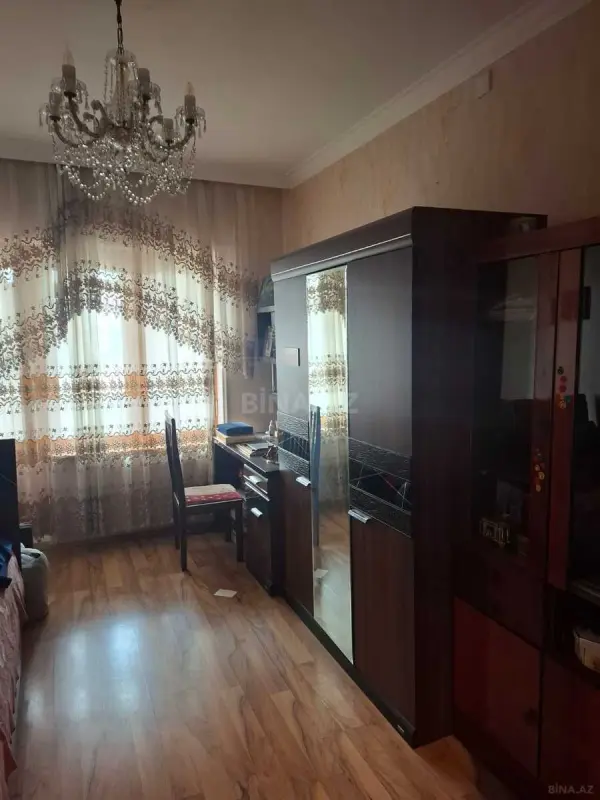 Satılır 4 otaqlı mənzil 120 m²