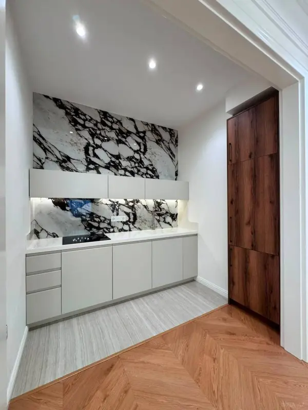 Satılır 2 otaqlı mənzil 100 m²