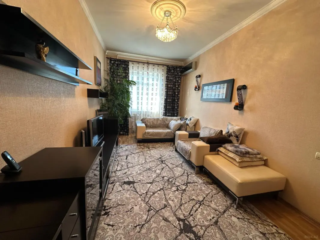 Kirayə verilir 2 otaqlı mənzil 68 m²