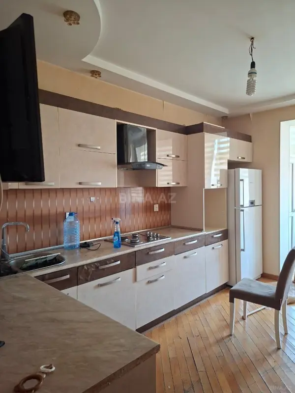 Kirayə verilir 3 otaqlı mənzil 100 m²
