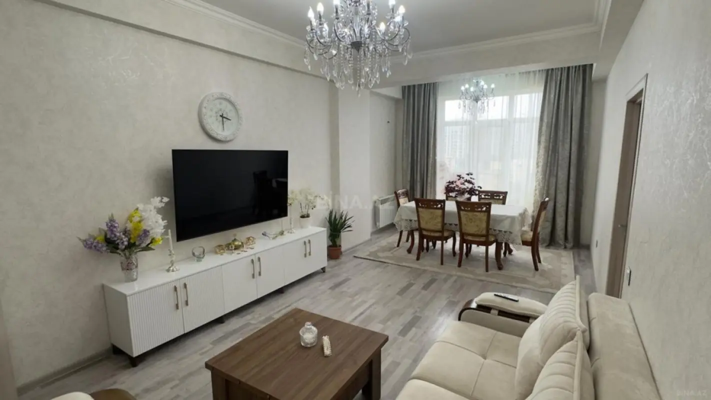 Satılır 3 otaqlı mənzil 128 m²