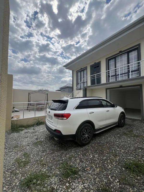 Satılır 5 otaqlı həyət evi 176 m²