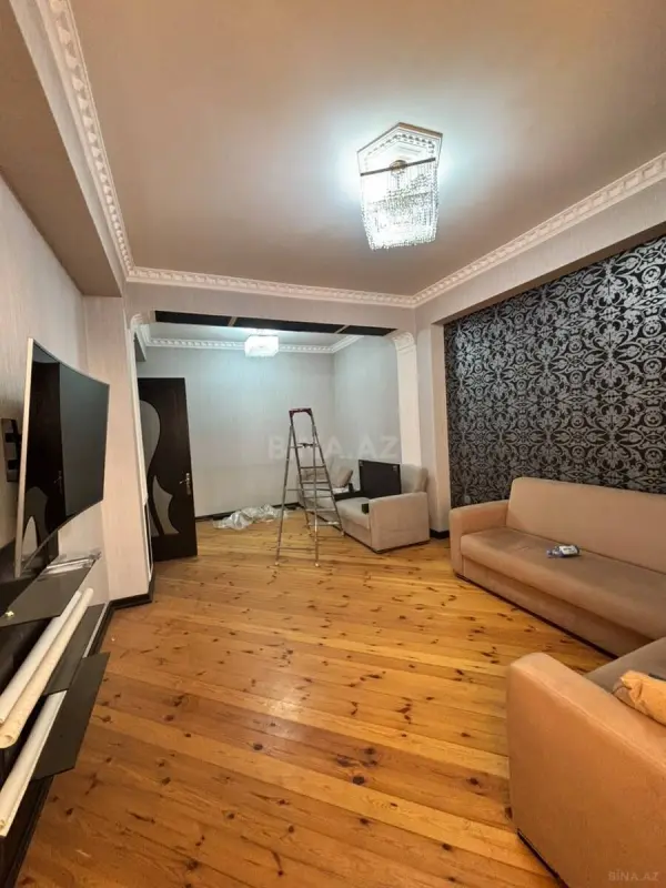 Kirayə verilir 4 otaqlı mənzil 165 m²