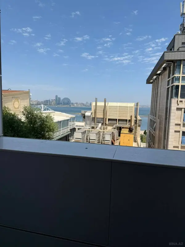 Satılır 2 otaqlı mənzil 110 m²